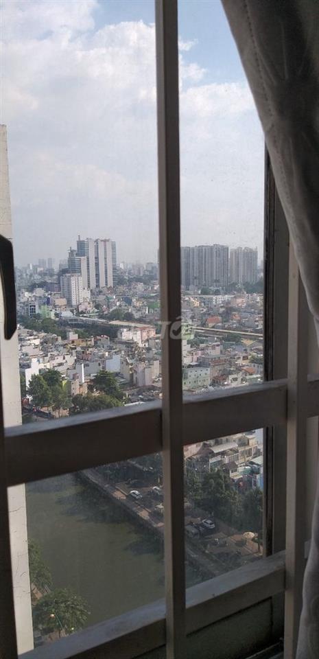 Chính chủ cho thuê Screc Tower 76m² 2PN tầng cao nhà mới – Giá:12tr/th