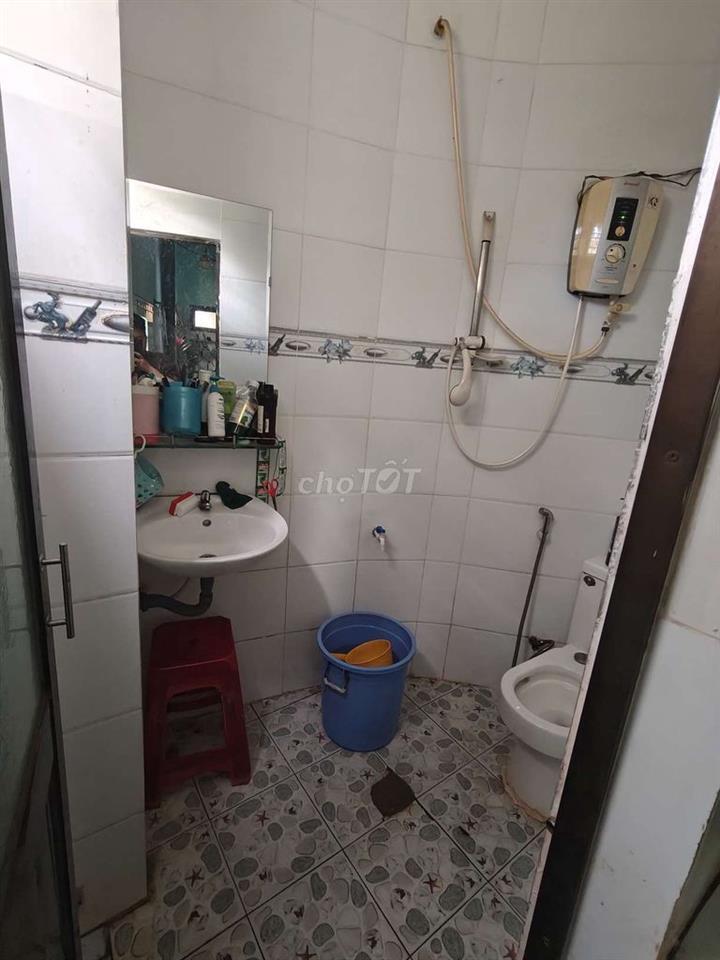 bán nhà chính chủ sổ hồng riêng ngay chợ hóc môn đường trưng nữ vương 