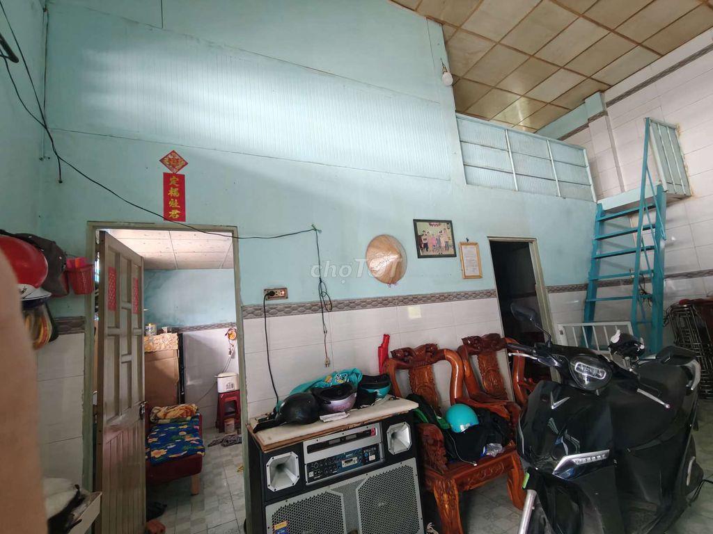 bán nhà chính chủ sổ hồng riêng ngay chợ hóc môn đường trưng nữ vương 
