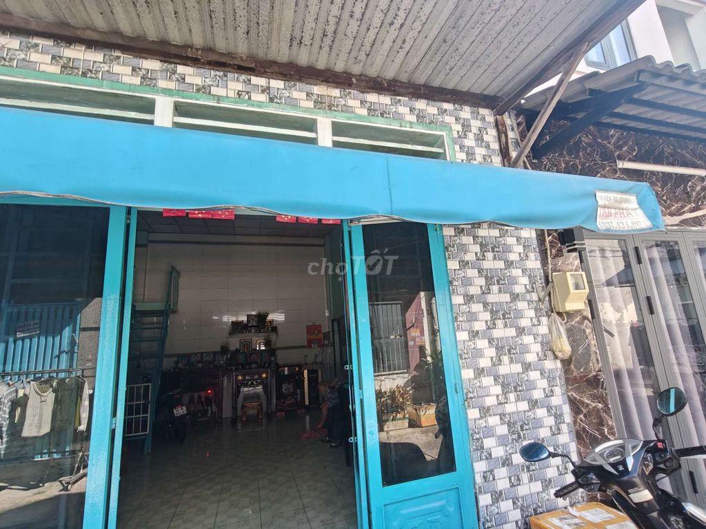 bán nhà chính chủ sổ hồng riêng ngay chợ hóc môn đường trưng nữ vương 