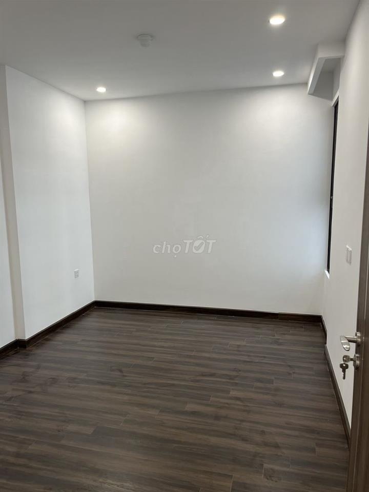 Cho thuê căn 2 PN tòa Camell tầng đẹp Hoàng Huy Commerce