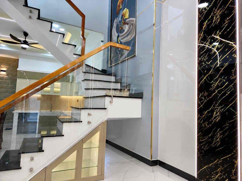 Nhà Khu VIP Lê Văn Quới- HXH- 4 TẦNG- GIÁ 5T9