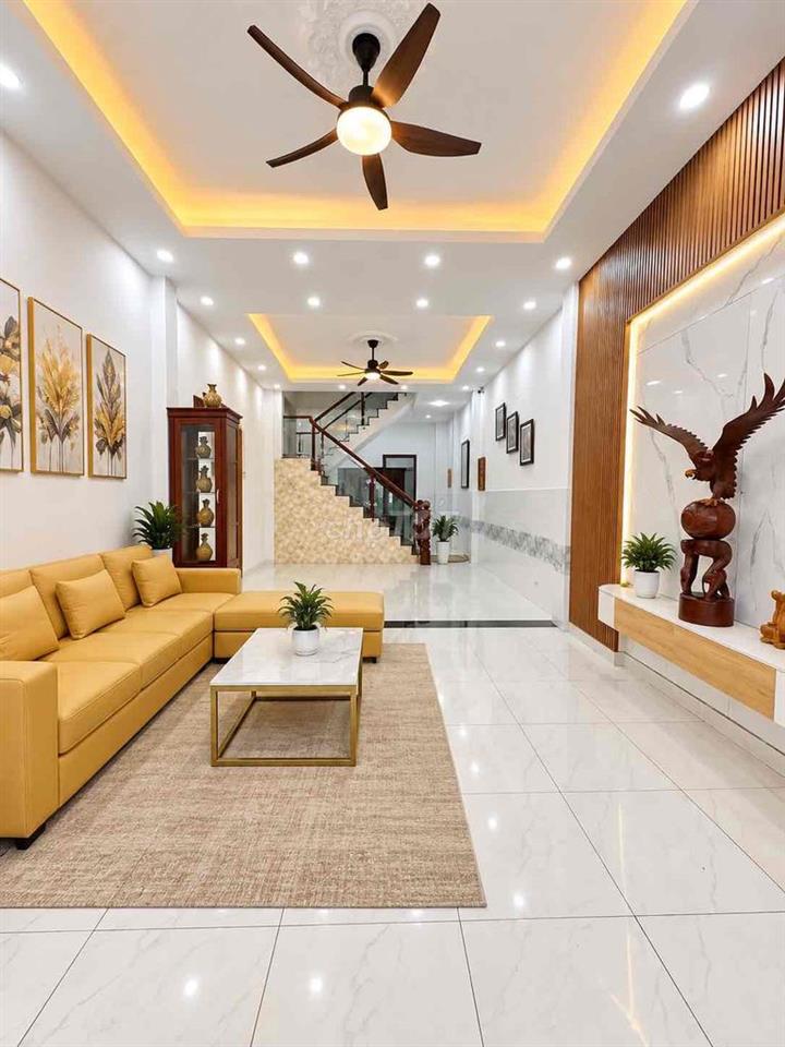 TÂN PHÚ- SÁT CHỢ VÀNG TÂN HƯƠNG-80M2-3 TẦNG- XE HƠI TRONG NHÀ. 8.X Tỉ
