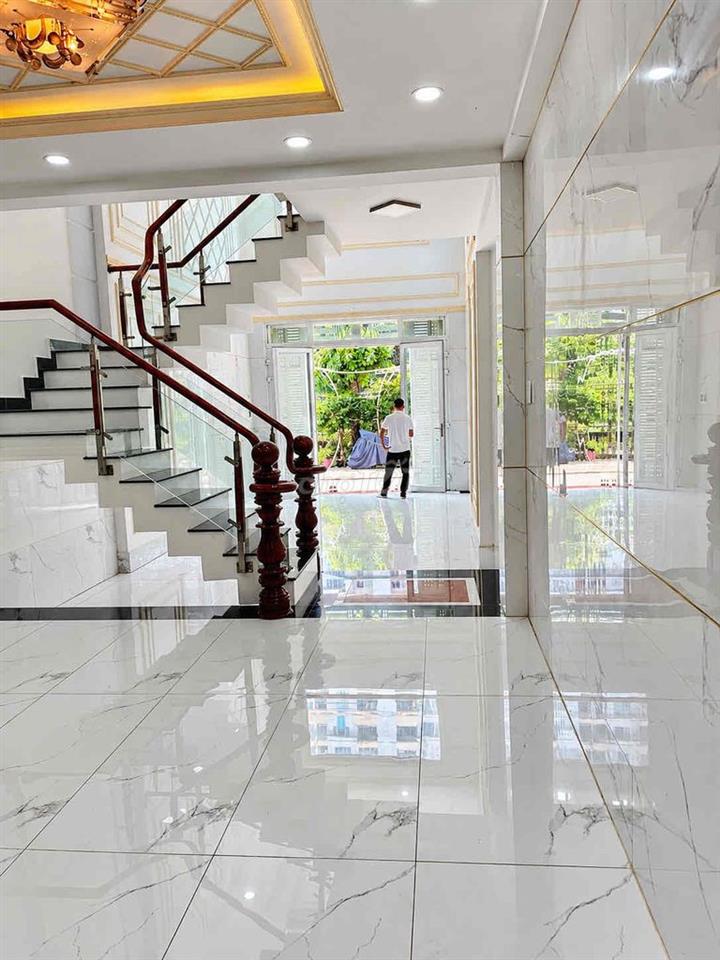 (TÂN PHÚ) NHÀ GÒ DẦU -5 TẦNG -60M2- HẺM XE HƠI TỚI CỬA- KO LỘ GIỚI .GI