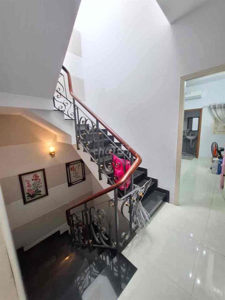 (TÂN PHÚ) NHÀ GẦN LÊ THÚC HOẠCH -5 TẦNG -60M2- HẺM XE HƠI - GIÁ CHỈ 6