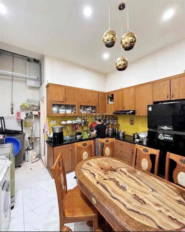 (BÌNH TÂN) KHU LÊ VĂN QUỚI- 4 TẦNG-60M2- XE HƠI TỚI CỬA- NHỈNH 5 TỈ-09