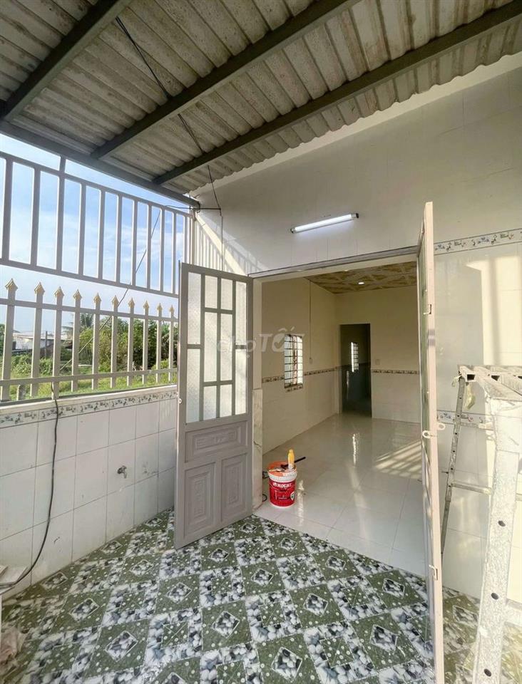 bán LỖ nhà Hóc Môn giá 400 triệu giáp Tân Phú gần chợ Bà Điểm