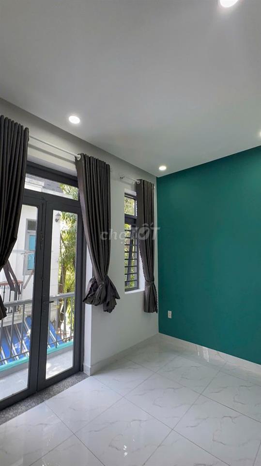 Chủ vỡ nợ cờ bạc bán tháo căn nhà 4x9 giá 585tr