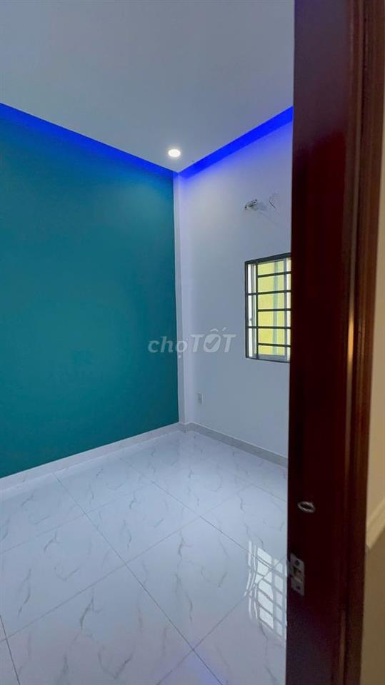 Chủ vỡ nợ cờ bạc bán tháo căn nhà 4x9 giá 585tr