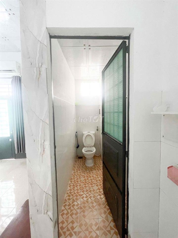 cho thuê phòng wc riêng bao điện nước