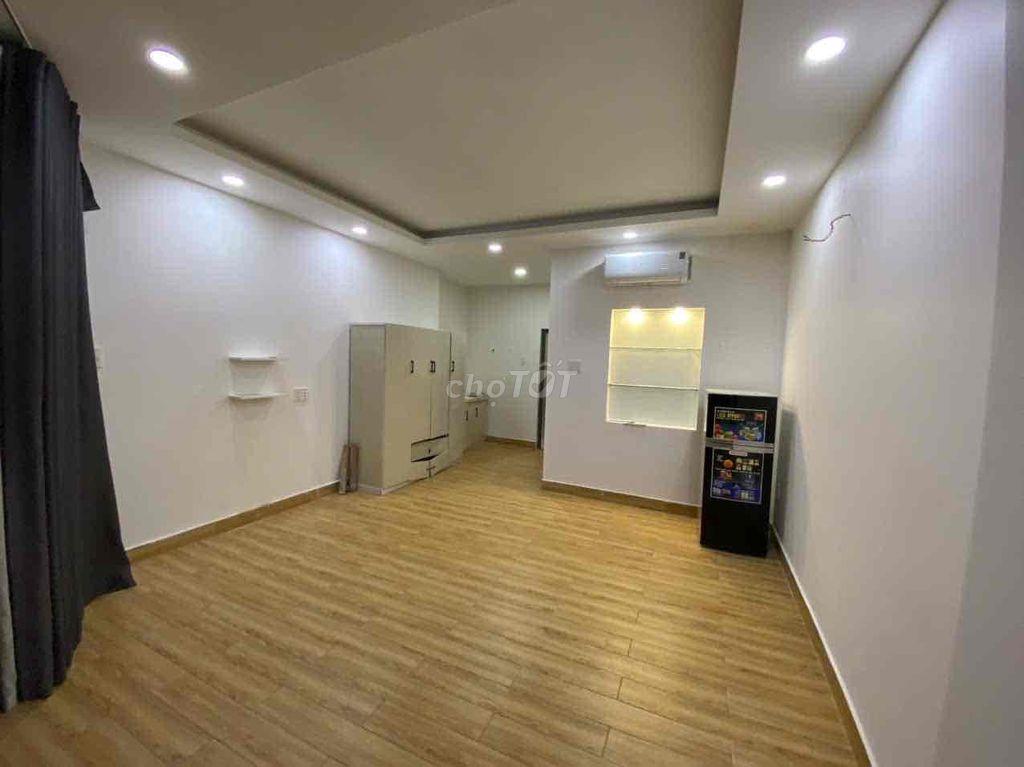 Mặt bằng lầu 1 - hơn 40m2 ở khu đường Hoa Phan xích long