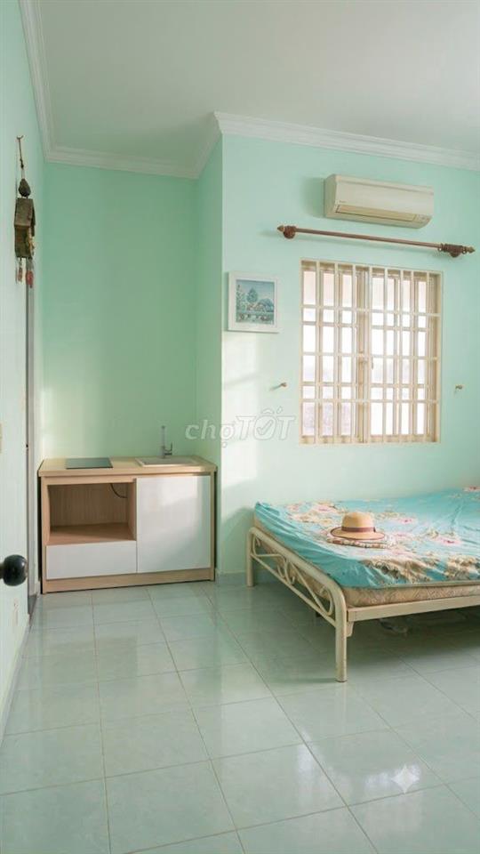 Cho nữ thuê phòng , đầy đủ tiện nghi .