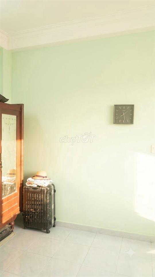 Cho nữ thuê phòng , đầy đủ tiện nghi .