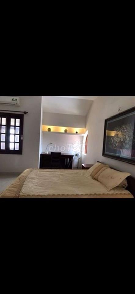 nguyên tầng 120m2 mặt tiền hoàng sa