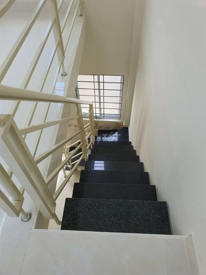 Cho thuê nhà 1 lầu đường 8 Trường Thọ Thủ Đức.