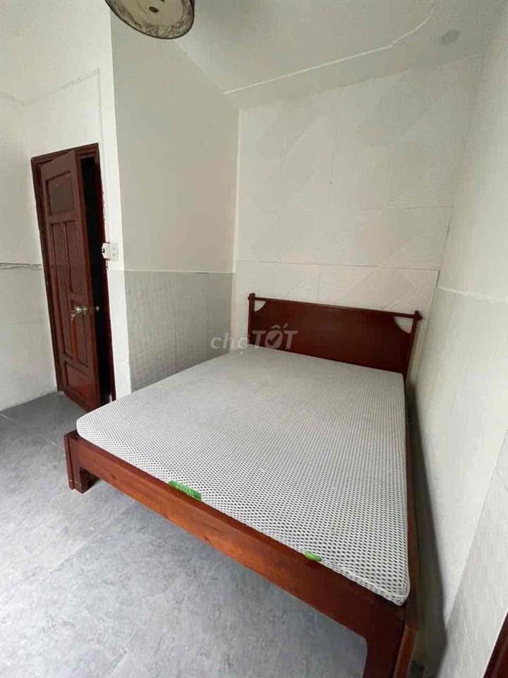bán nhà 1 trệt 1 lầu hẻm 108/53/4 đường 30/4