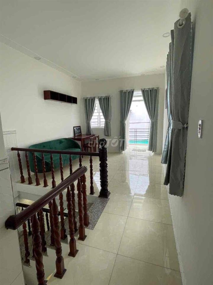 bán nhà 1 trệt 1 lầu hẻm 108/53/4 đường 30/4