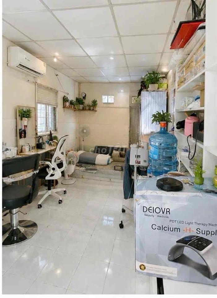 Sát Quận 1 Nhà Mặt Tiền 5x6 hẻm 3 gát Sạch Đẹp Gần Trung Tâm ThươngMai