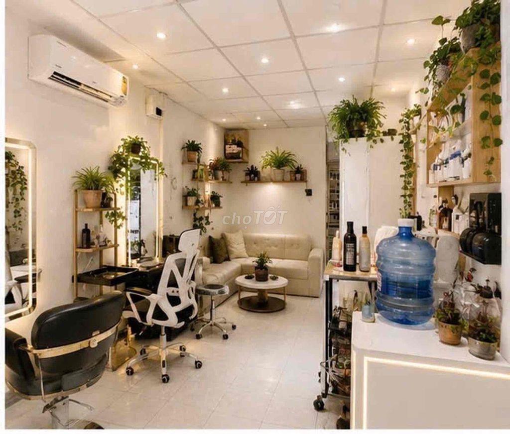 Sát Quận 1 Nhà Mặt Tiền 5x6 hẻm 3 gát Sạch Đẹp Gần Trung Tâm ThươngMai