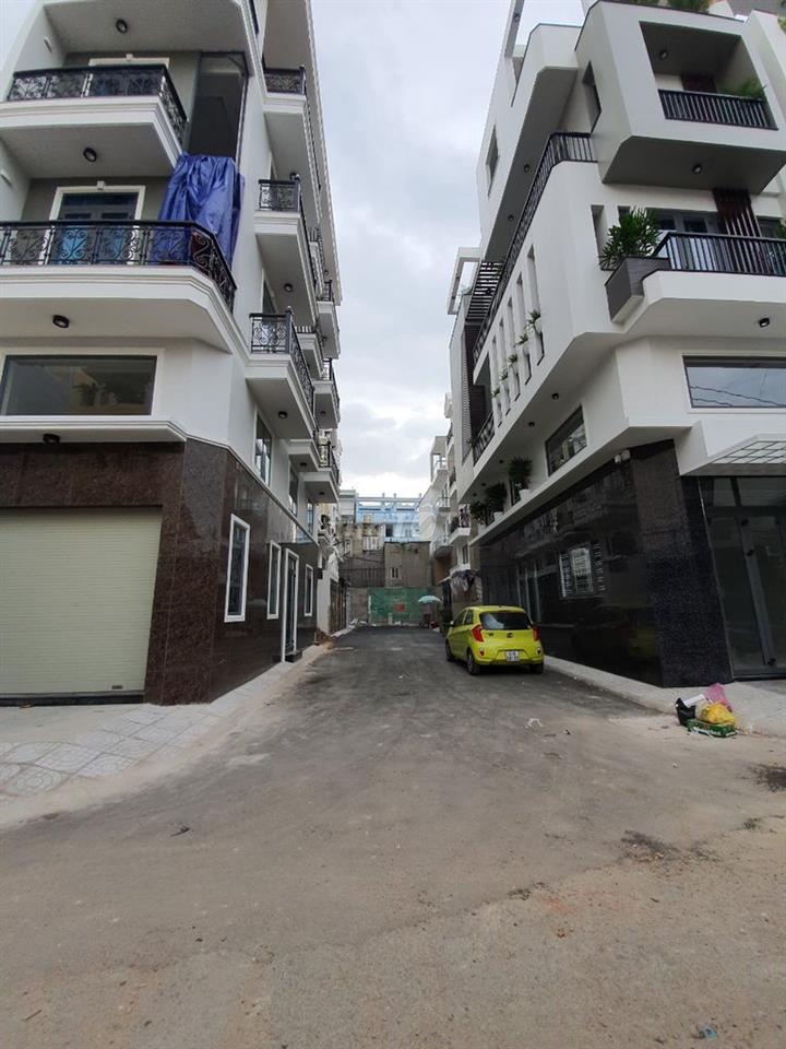 Bán nhà kế trường Nguyễn Công Trứ 10m x 23m giá 18ty