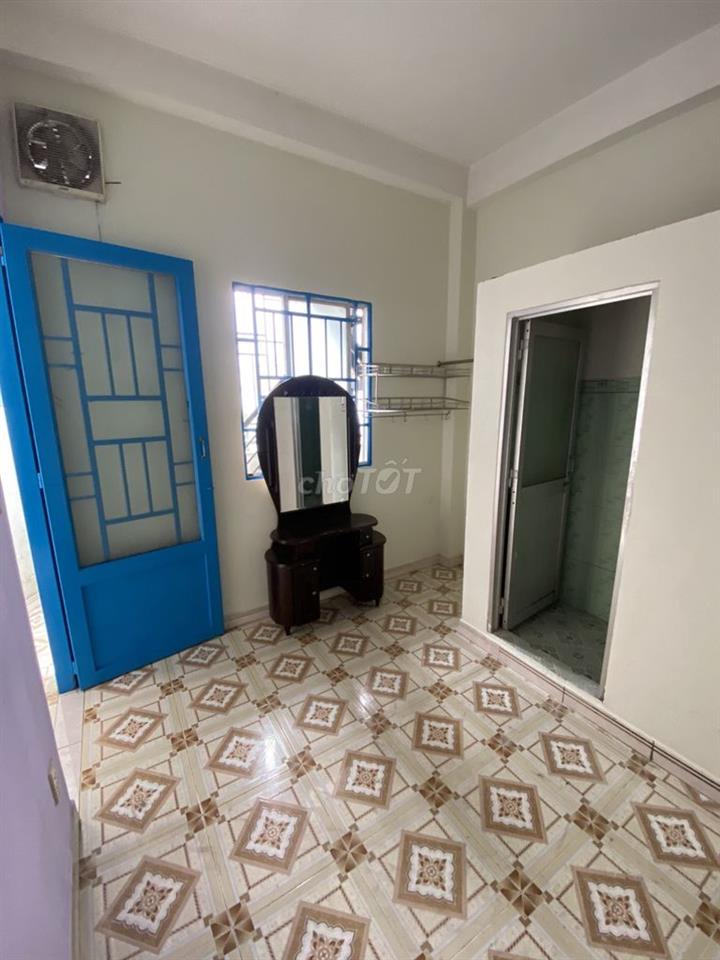 Cho thuê nhà trọ Nữ đường Ni Sư Huỳnh Liên  ( gần Đại Học Văn Hiến)