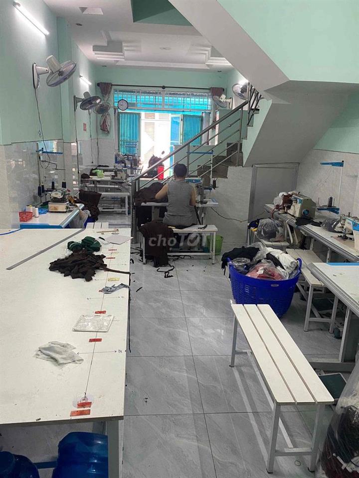 Lk 5-6 Bán Nhà 3 tấm rưỡi đường 2 xe tải sát chợ, trường học