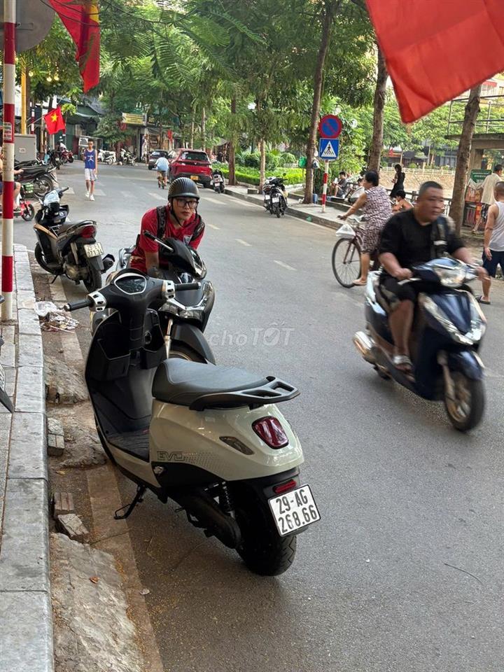 Cho thuê mặt bằng (mặt HỒ LINH QUANG) để kinh doanh - mặt tiền 4,5m