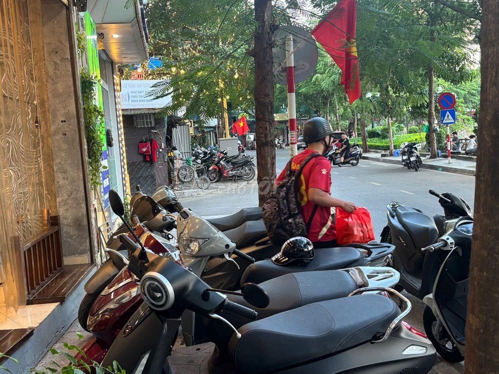 Cho thuê mặt bằng (mặt HỒ LINH QUANG) để kinh doanh - mặt tiền 4,5m