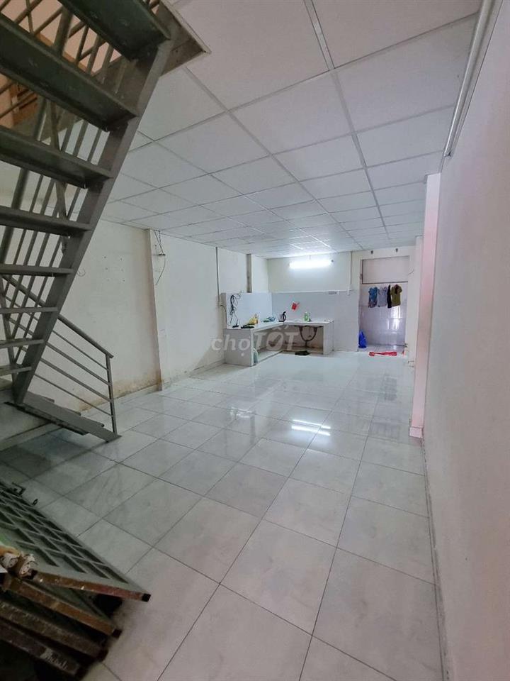 Căn Góc MT Chợ Đường Lê Thị Ngay