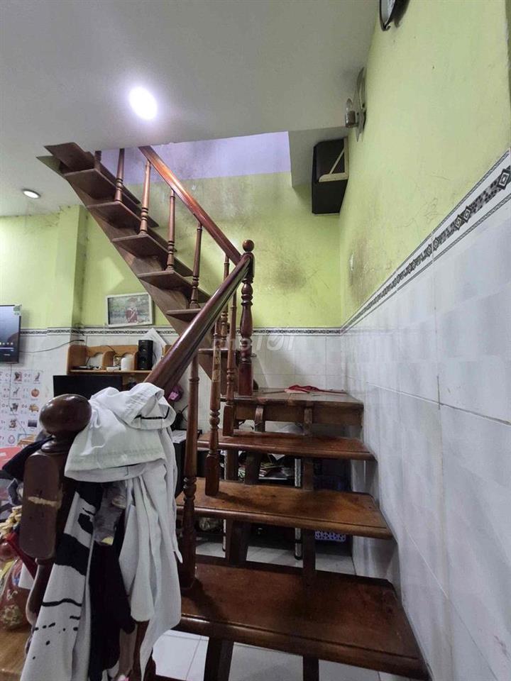 nhà cấp 4 shr gác suốt