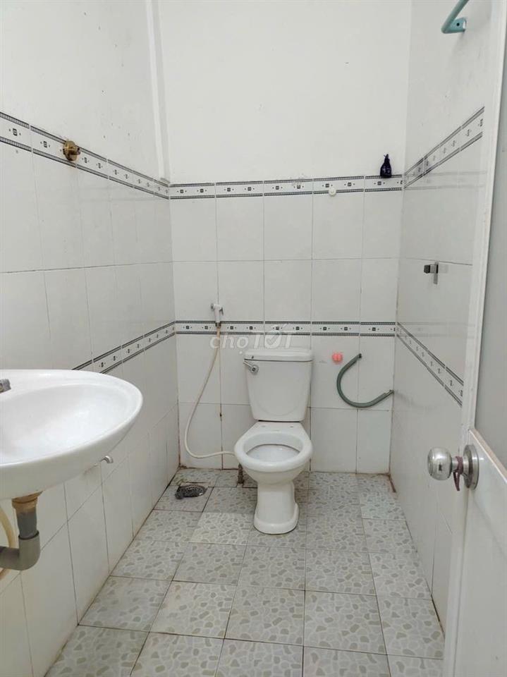 Nhà cho thuê nguyên căn - Gần chợ - Phù hợp ở gia đình - Kinh doanh