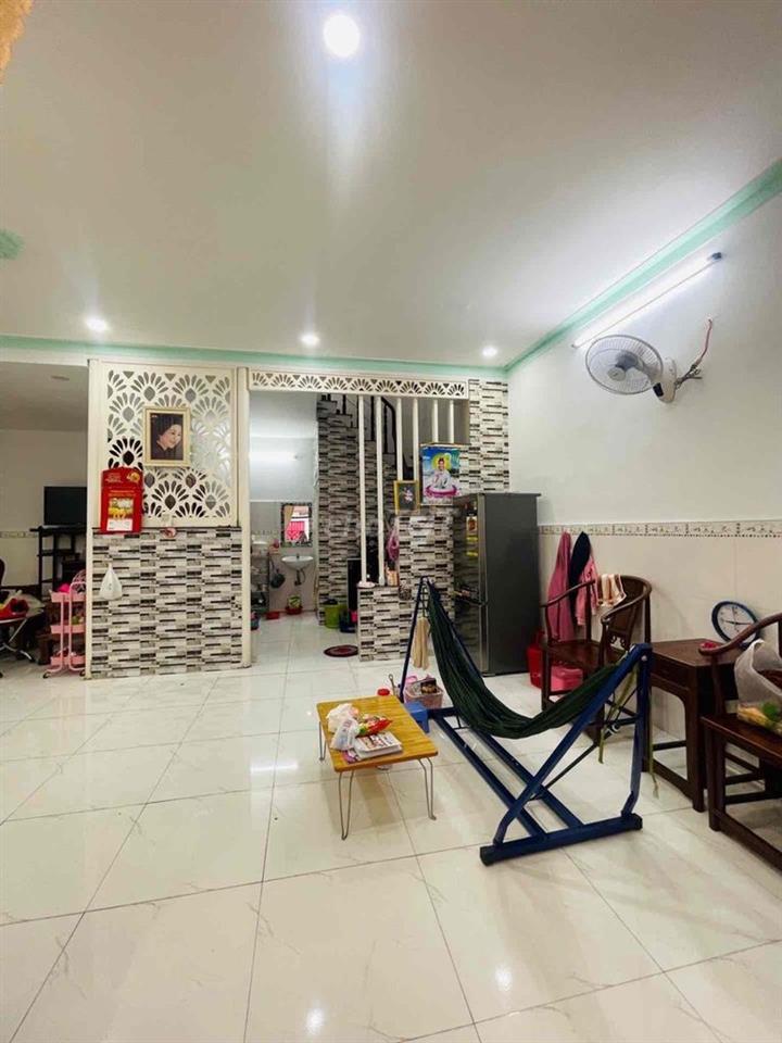 Nhà Tỉnh Lộ 10 Ngay Tên Lửa - Ngang Lớn 7,2m - Giá 5,3 Tỷ