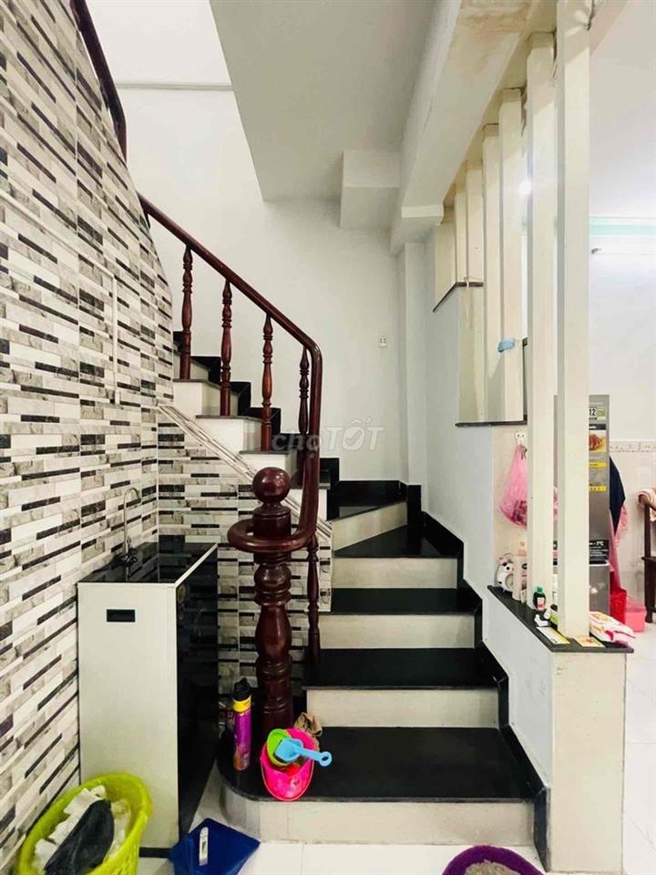 Nhà Tỉnh Lộ 10 Ngay Tên Lửa - Ngang Lớn 7,2m - Giá 5,3 Tỷ