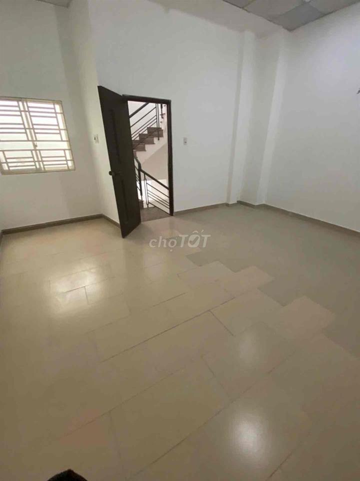 Nhà Ngay Tỉnh Lộ 10 Ngay Tên Lửa - DT 5x15 - Giá 4,65 Tỷ