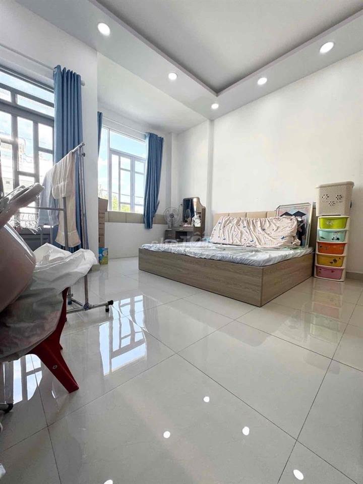 Nhà Ngang Lớn 4,6 x 12,5 - Giá 4,1 Tỷ - Ngay Hương Lộ 2 Gân Bốn Xã