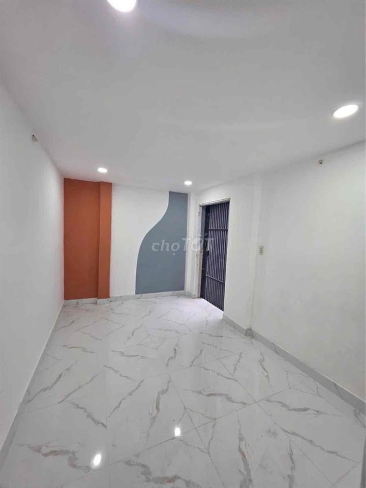 Nhà Ngay Tỉnh Lộ 10 Kế Tên Lửa - Ngang 5,5m - Giá 4,35 Tỷ