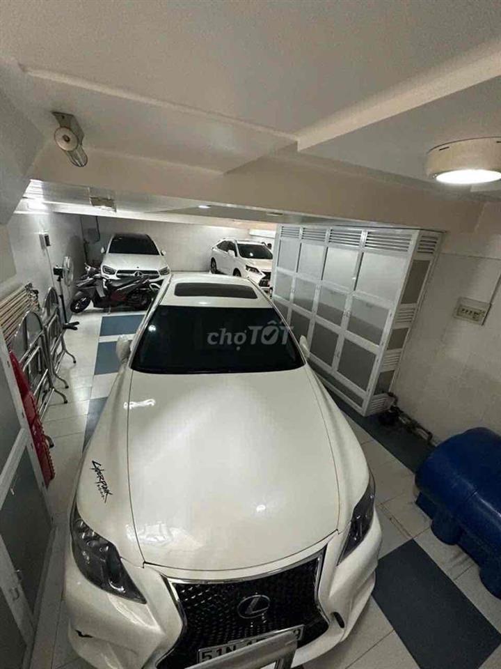 Biệt Thự Tên Lửa 200m2 Dối Diện Aeon Bình Tân | 28 Tỷ | DT 10m x 20m
