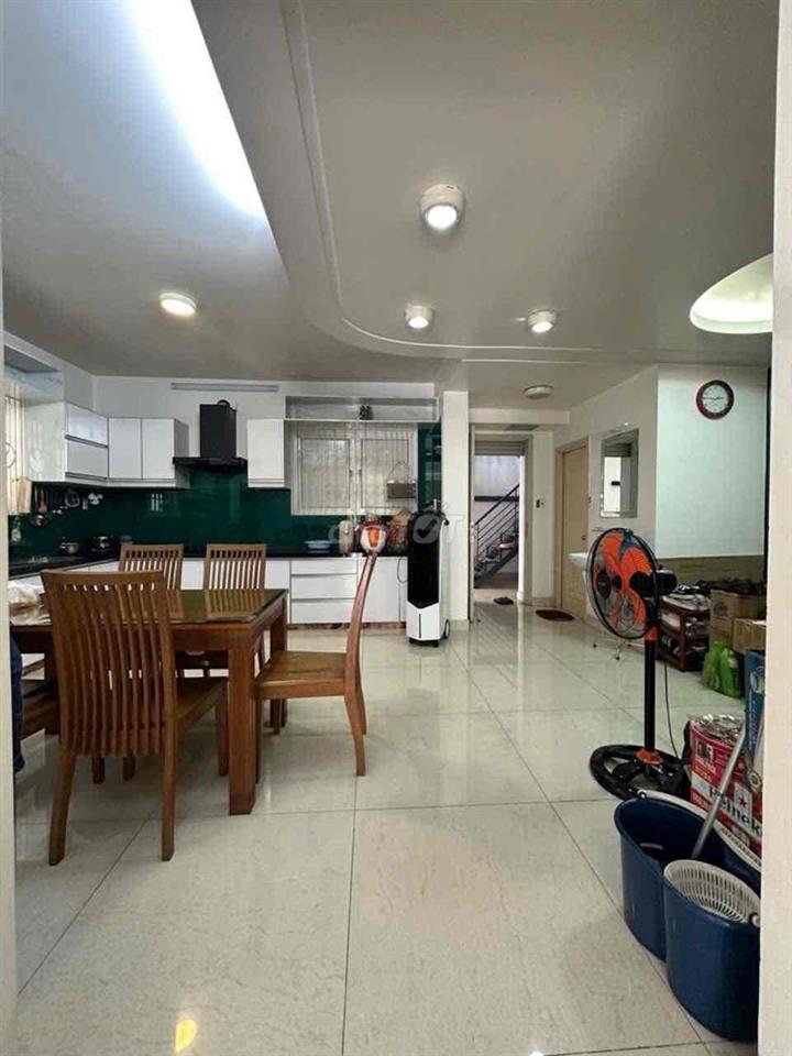 Biệt Thự Tên Lửa 200m2 Dối Diện Aeon Bình Tân | 28 Tỷ | DT 10m x 20m