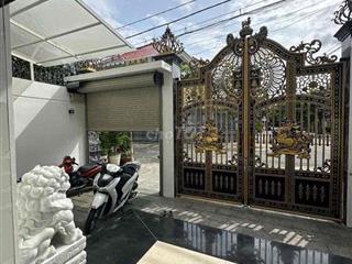 Biệt Thự Tên Lửa 200m2 Dối Diện Aeon Bình Tân | 28 Tỷ | DT 10m x 20m