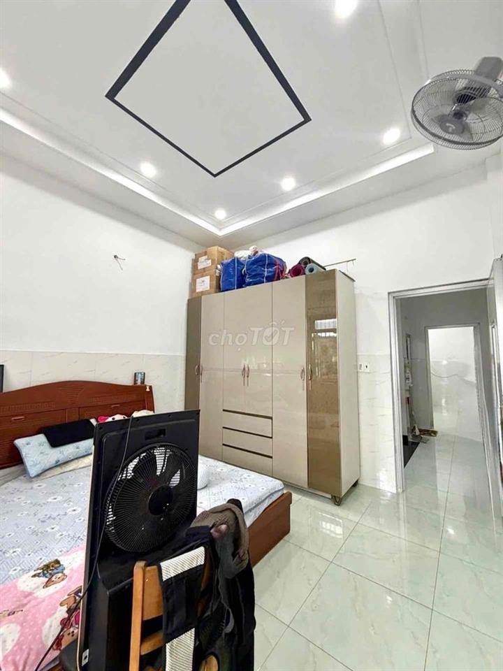 Nhà Ngay Tỉnh Lộ 10 Gần Tên Lửa DT 53m2 - Nhỉnh 4 Tỷ - Hẻm 6m Thông