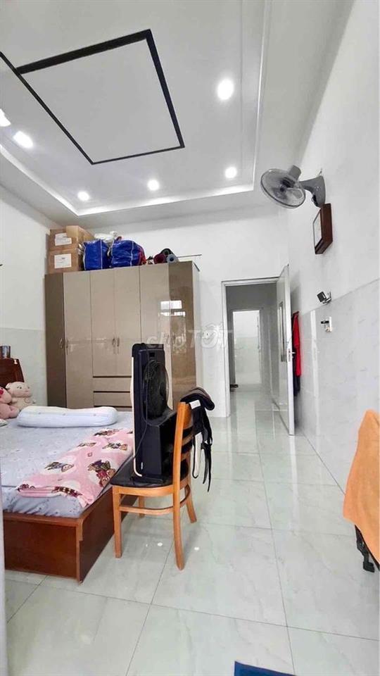 Nhà Ngay Tỉnh Lộ 10 Gần Tên Lửa DT 53m2 - Nhỉnh 4 Tỷ - Hẻm 6m Thông