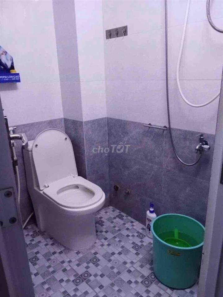 Nhà căn góc , hẻm xe tài Le Van Quoi