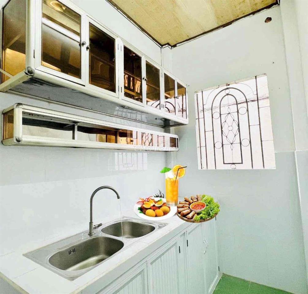 nhà nguyên căn 7/2 chiến lược - 6 triệu /tháng