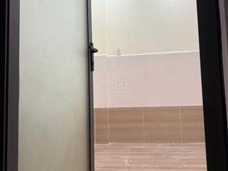 Phòng cho thuê ngay Chung cư Lý Chiêu Hoàng, có thang máy, máy lạnh