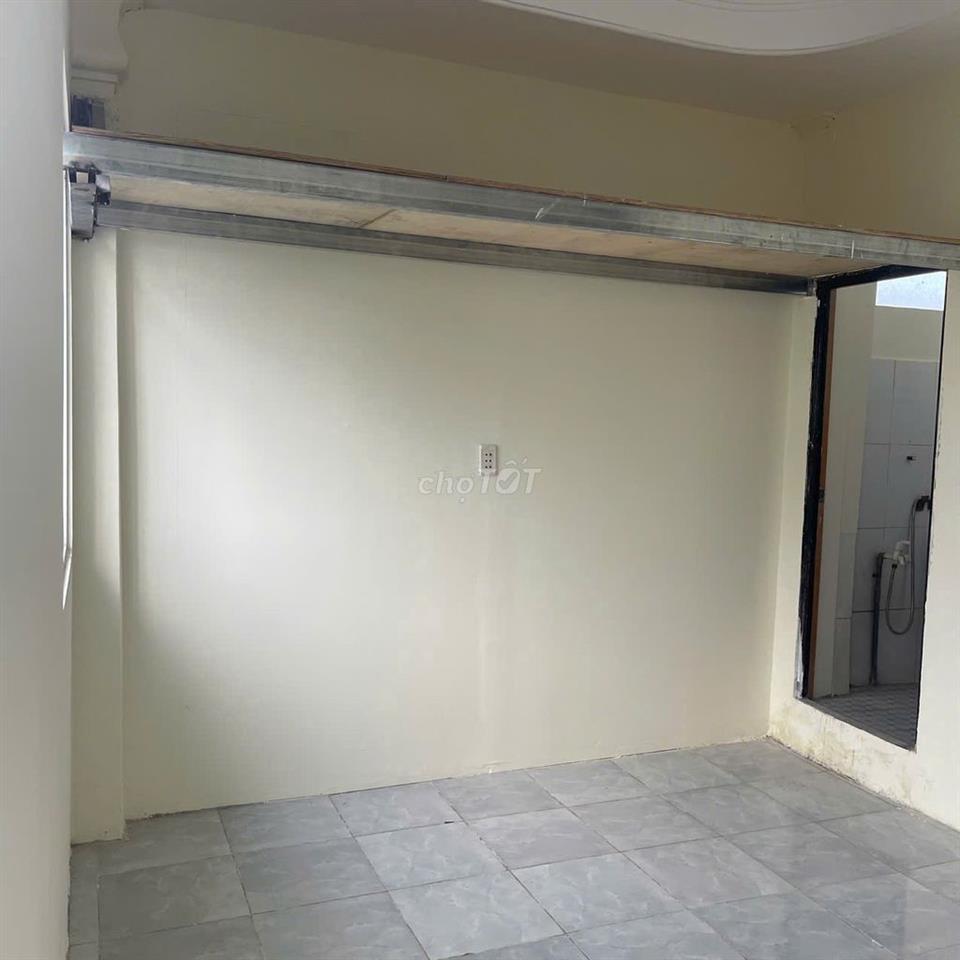 Phòng trọ cho thuê 79 phan anh, có gác , có ban công thoáng mát