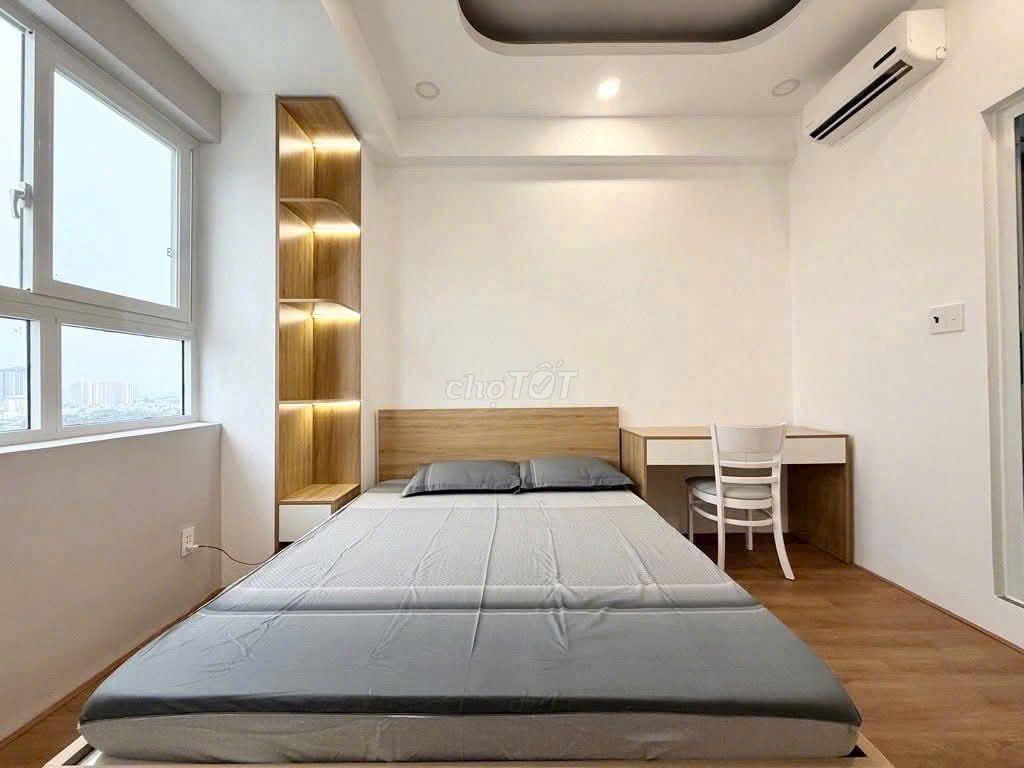 Bán Chung cư  Lạc Long Quân. DT - 45m2 2PN có sổ 