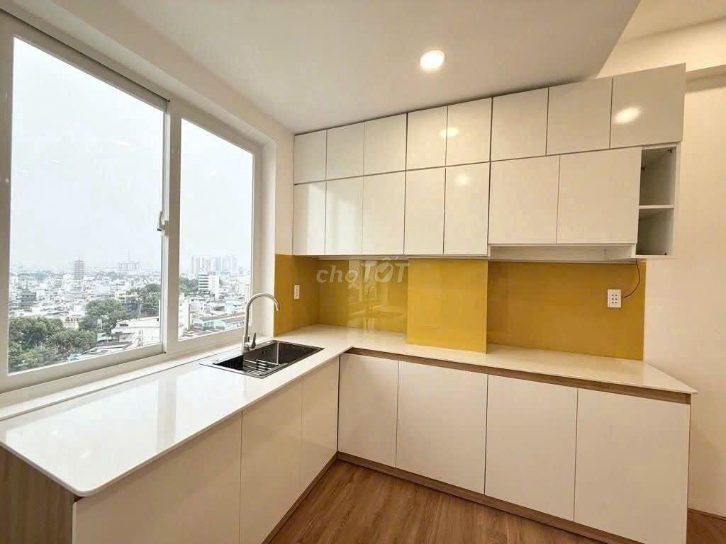 Bán Chung cư  Lạc Long Quân. DT - 45m2 2PN có sổ 