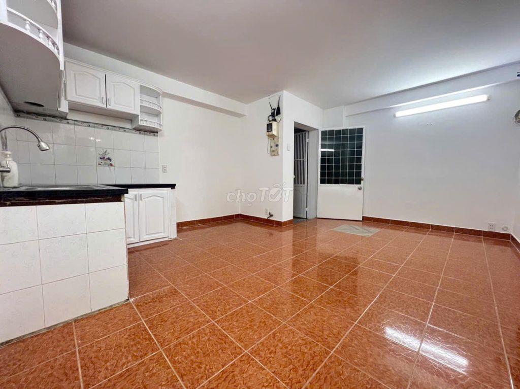 C/c Miếu Nổi- Vũ Huy Tấn căn 58m2- 2p ngủ, NTCB giá 10tr/tháng