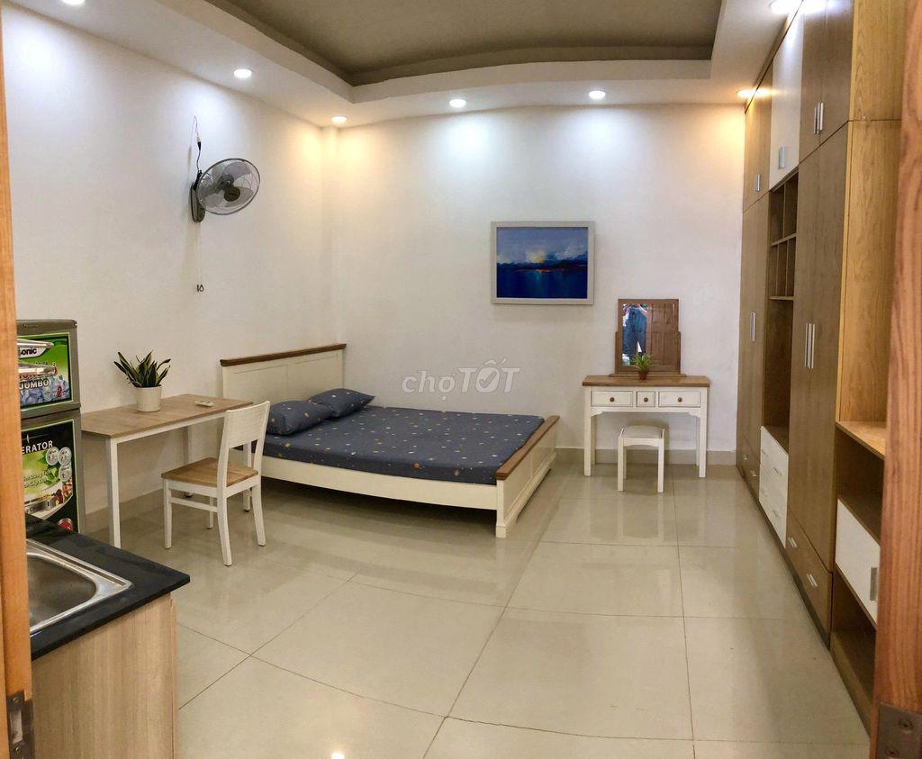 CHDV CHÍNH CHỦ MỚI ĐẸP ĐƯỜNG RỘNG THOÁNG AN NINH CÓ BAN CÔNG