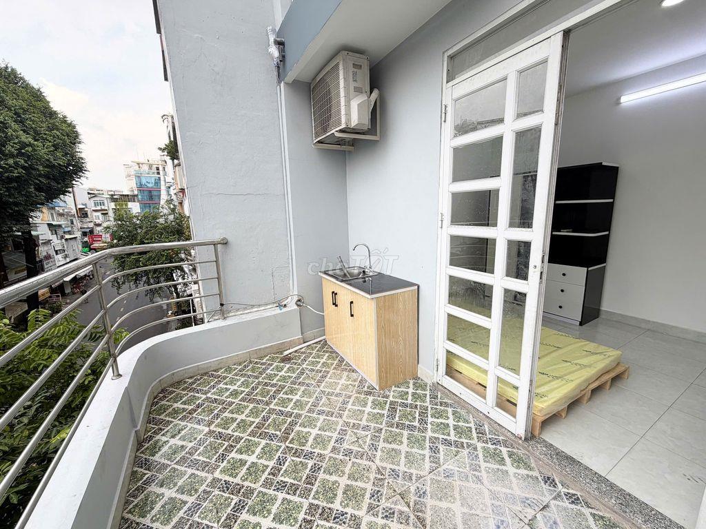 NHÀ MỚI ĐẸP, BAN CÔNG THÔNG THOÁNG, BẾP TÁCH RIÊNG BIỆT